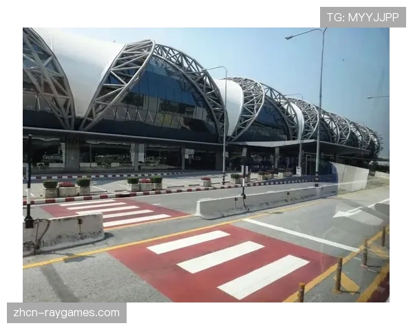 举重世界杯曼谷站首日：朝鲜选手朴明国爆冷打破男子61公斤级抓举世界纪录